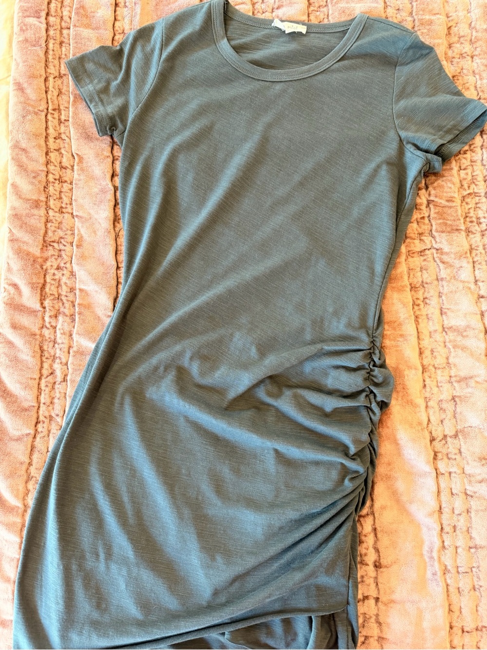 LA MIEL Short Sleeve Ruched Gray T-Shirt Dress - Picture 3 of 4
